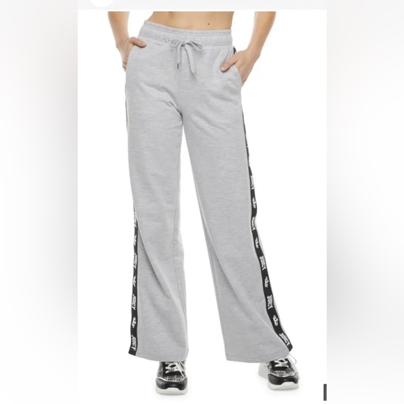 Juicy Couture Gray Tracksuit W/ Black Logo Stripes, Large, New W Tags!! - Picture 4 of 6